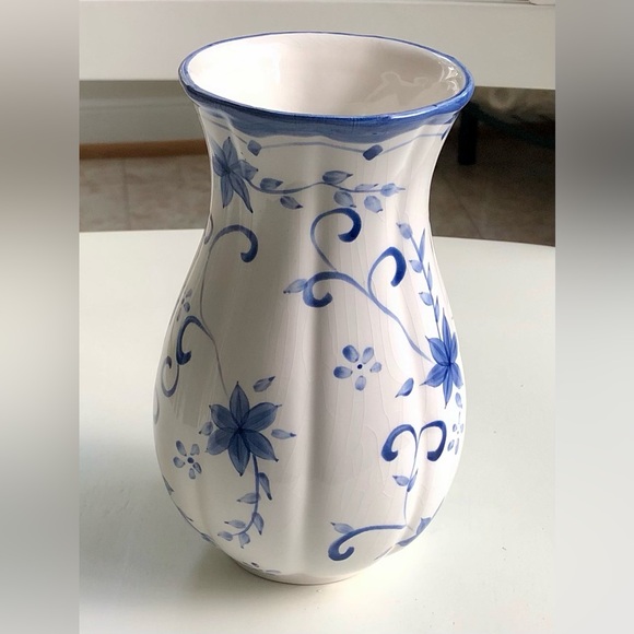 Sonoma Home Goods Blue and White Flower Vase - Picture 3 of 6